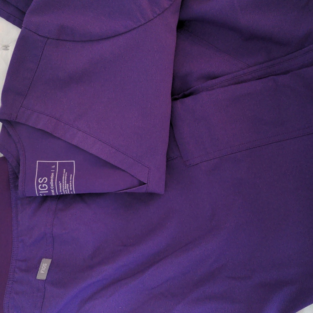 Figs ultraviolet scrub set M bottom, L top